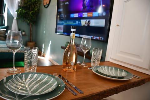 Le Patio H24,Cosy,Port,Plage,Wifi,Netflix Apartment in La Seyne-sur-Mer