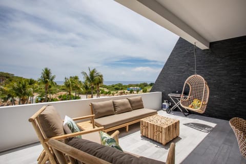 Balcony/Terrace, Pool view, Sea view