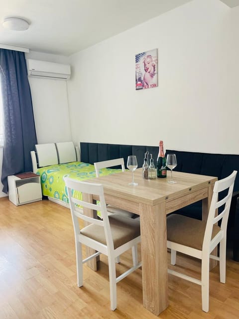 Апартамент широк център варна15 минути до центъра Apartment in Varna