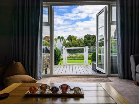 Living room, Lake view