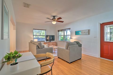 Modern 2 Bd and Loft Getaway Less Than 9 Mi to Dtwn! Haus in Miami Springs