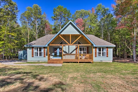 Cozy Counce Cabin with Fire Pit - Near Golfing! House in Pickwick Lake