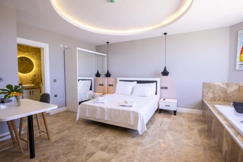 Luxury Flat with Jacuzzi in Kas Condo in Kas