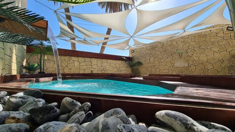 Hot Tub, Swimming pool