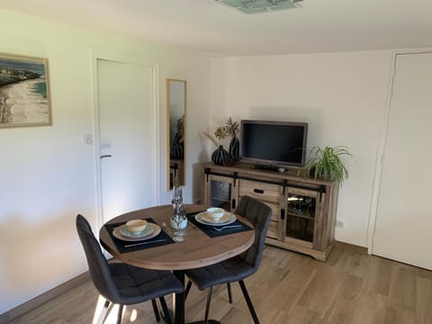 TV and multimedia, Dining area