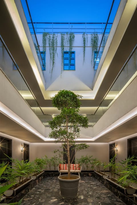 Garden, Inner courtyard view