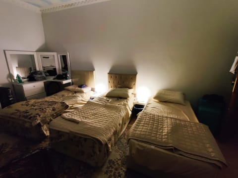 نزل فاتح للسكن المشترك Fatih Hostel for Men Apartment in Medina