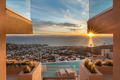 View (from property/room), City view, Pool view, Sea view, Swimming pool, Sunset