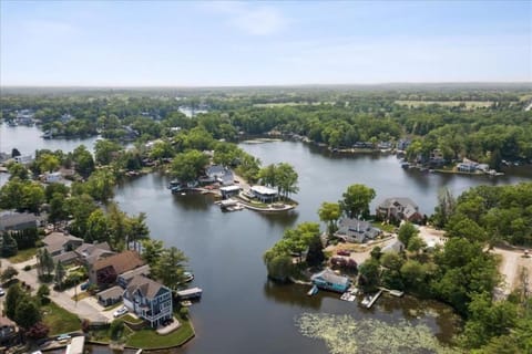 All Sports Lake House on Lake Orion! House in Orion Township