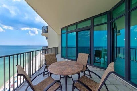 Phoenix West - 2207 - High-end Luxury Beachfront Apartment in Orange Beach