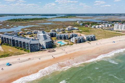 Shipwatch Villas Apartment hotel in North Topsail Beach