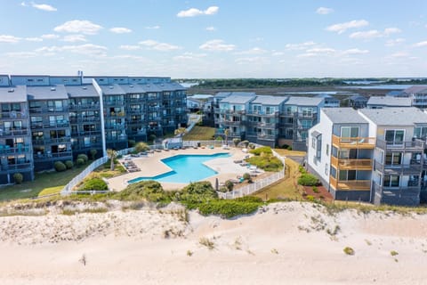 Shipwatch Villas Apartment in North Topsail Beach