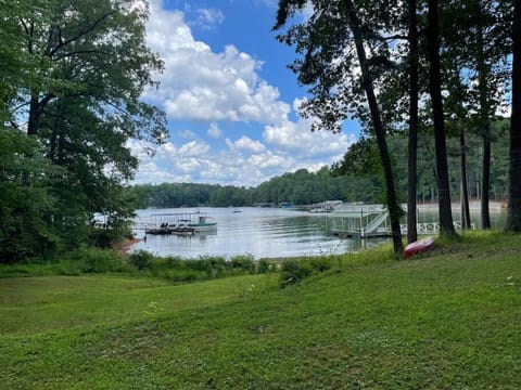 Cozy, Lake Lanier property with amazing views Villa in Lake Lanier