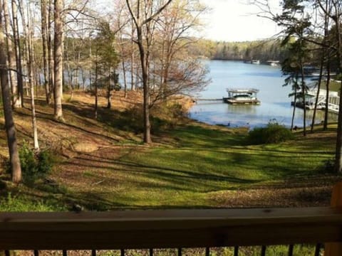 Cozy, Lake Lanier property with amazing views Villa in Lake Lanier