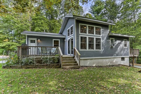 Cozy White Lake Home with Patio, Deck and Grill! Casa in White Lake