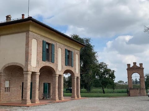 L' Ariosto: Casa del Cocchiere XVII sec. Condo in Bologna