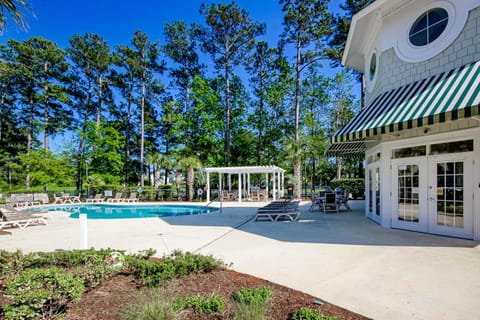 Paradise on the Course-303 Apartment in Carolina Forest