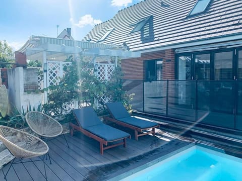 Appartement proche Astérix, Stade de France, Chantilly, Roissy, piscine saisonnière Apartment in Île-de-France