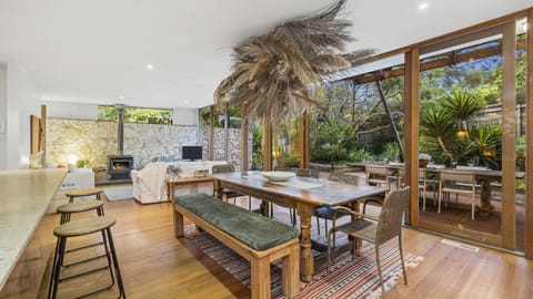 Patio, Dining area, Garden view