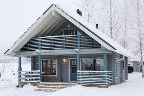 Property building, Facade/entrance, Day, Natural landscape, Winter, Balcony/Terrace