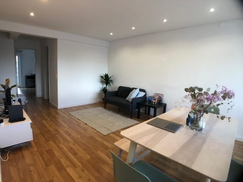 Carcavelos Nova University super location T2 Apartment in Carcavelos