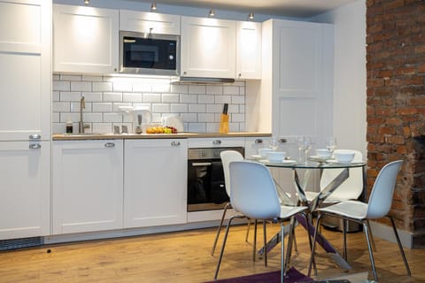 Pillo Rooms Serviced Apartments - Salford Apartment in Salford