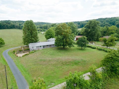 Secluded Villa on 50+ acres - near IU and Nashville Villa in Indiana