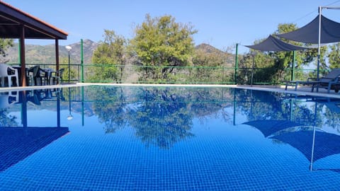 Mountain view, Pool view, Swimming pool