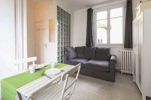 Studio Essentiel - Welkeys Apartment in Montrouge