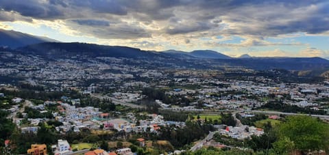 Mini departamento espectacular vista cerca al Aeropuerto Apartment in Quito