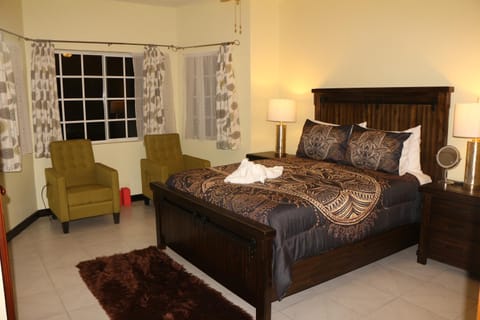 A Luxurious 4-Bedroom Private Villa with Games Room, Theatre & Modern Art Villa in Montego Bay