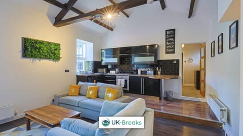 Great location-Pet friendly Contractors welcome Apartment in Copeland District