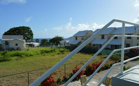 Ocean Path Villas Condominio in Christ Church