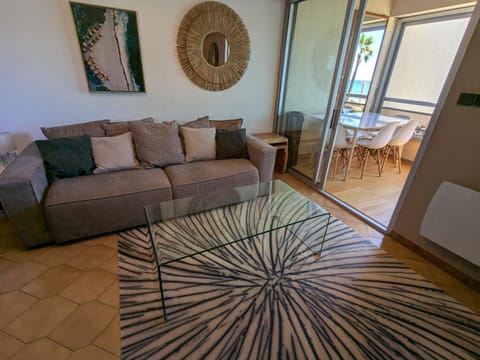 "Le palmier doré", cosy T3 à 3 minutes à pied des plages, parking et clim Apartment in Sanary-sur-Mer