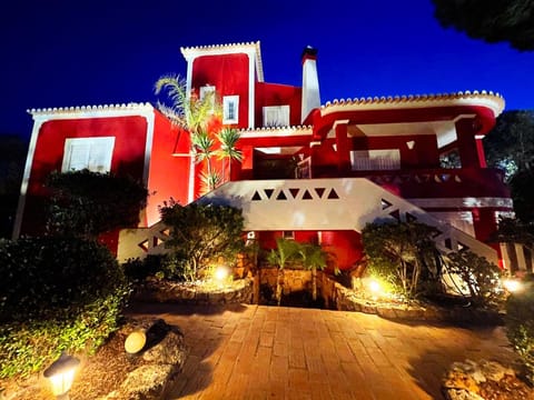 Vivenda Cascata House in Porches