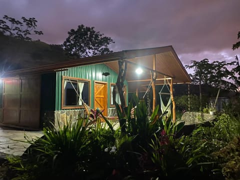 Cacique Casa surrounded by nature and gardens Villa in Monteverde