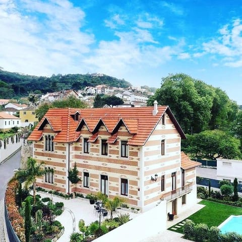 Property building, Bird's eye view, Pool view, Street view