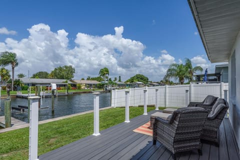 Updated Waterfront Condo in Apollo Beach House in Apollo Beach