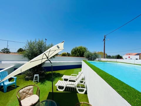 Pool view, Swimming pool, sunbed