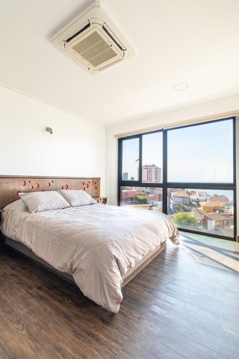 Bed, Photo of the whole room, Bedroom, Sea view, air conditioner