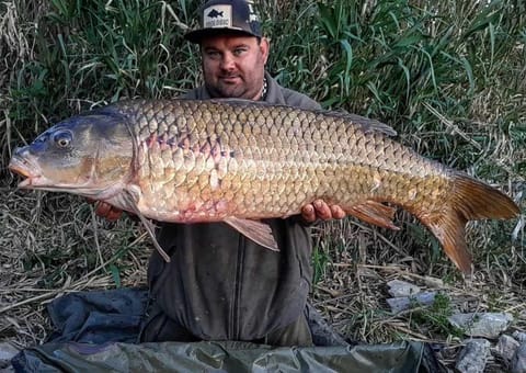 R U Ready Fishing, River Ebro Campground/ 
RV Resort in Segrià