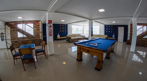 Billiard, Game Room