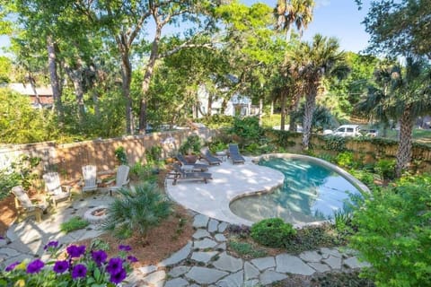 Secluded 6BR Tropical Oasis, Heated/Cooled Pool, Steps to Beach Villa in Folly Beach