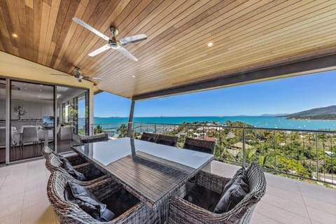 15 Kara - Luxurious Home With Million Dollar Views Haus in Airlie Beach