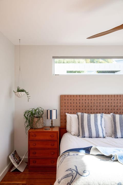 Driftwood Rest Binalong Bay Sleeps 4 House in Binalong Bay