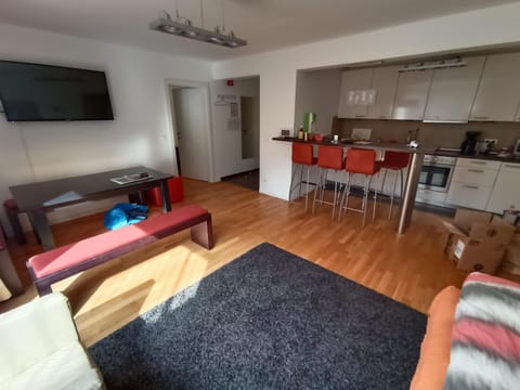 TV and multimedia, Kitchen or kitchenette, Living room