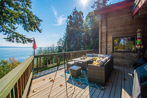 Port Hadlock Luxury Cabin Retreat Awaits you! cabin House in Whidbey Island