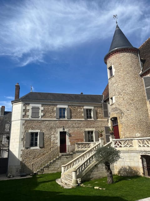 Chambres d'hôtes Place Balanant Bed and Breakfast in Centre-Val de Loire