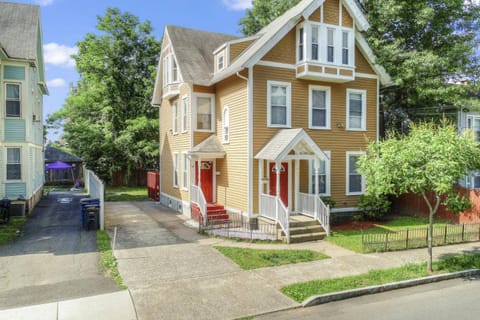 Queen Of Yale House in New Haven