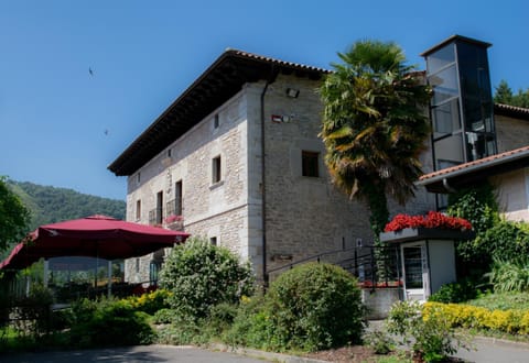 Facade/entrance, Garden, Balcony/Terrace